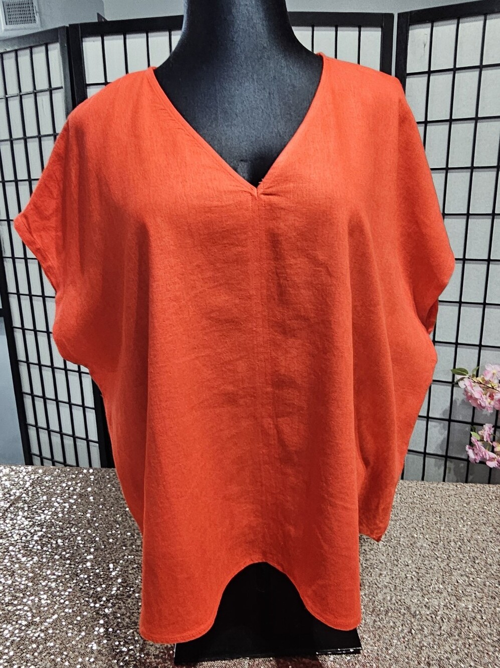 NWT DKNY Women's Red V-Neck Linen Top